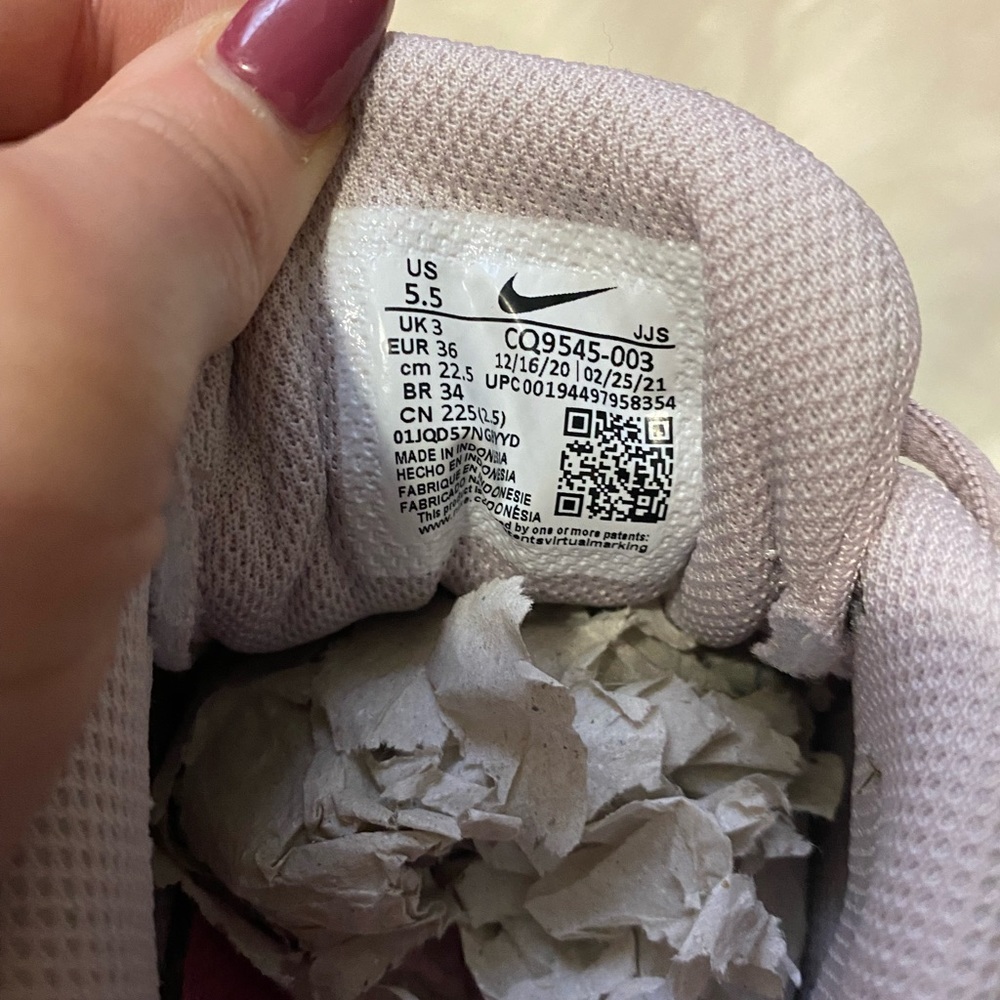 Brand new, still in box, never worn Nikes! Size 5.5 - Picture 9 of 9